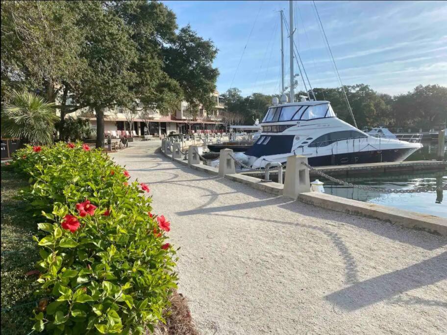 New Pics! Harbour Town 3Br/3Ba - Pool Access - Book Now Villa Hilton Head Island Bagian luar foto